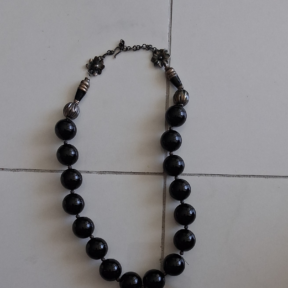 Elegant Black Onix And Sterling Silver Beaded Necklace